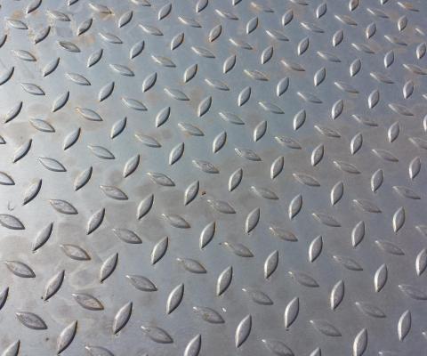 Лист горячекатаный 6х1500х6000 рифл.чеч